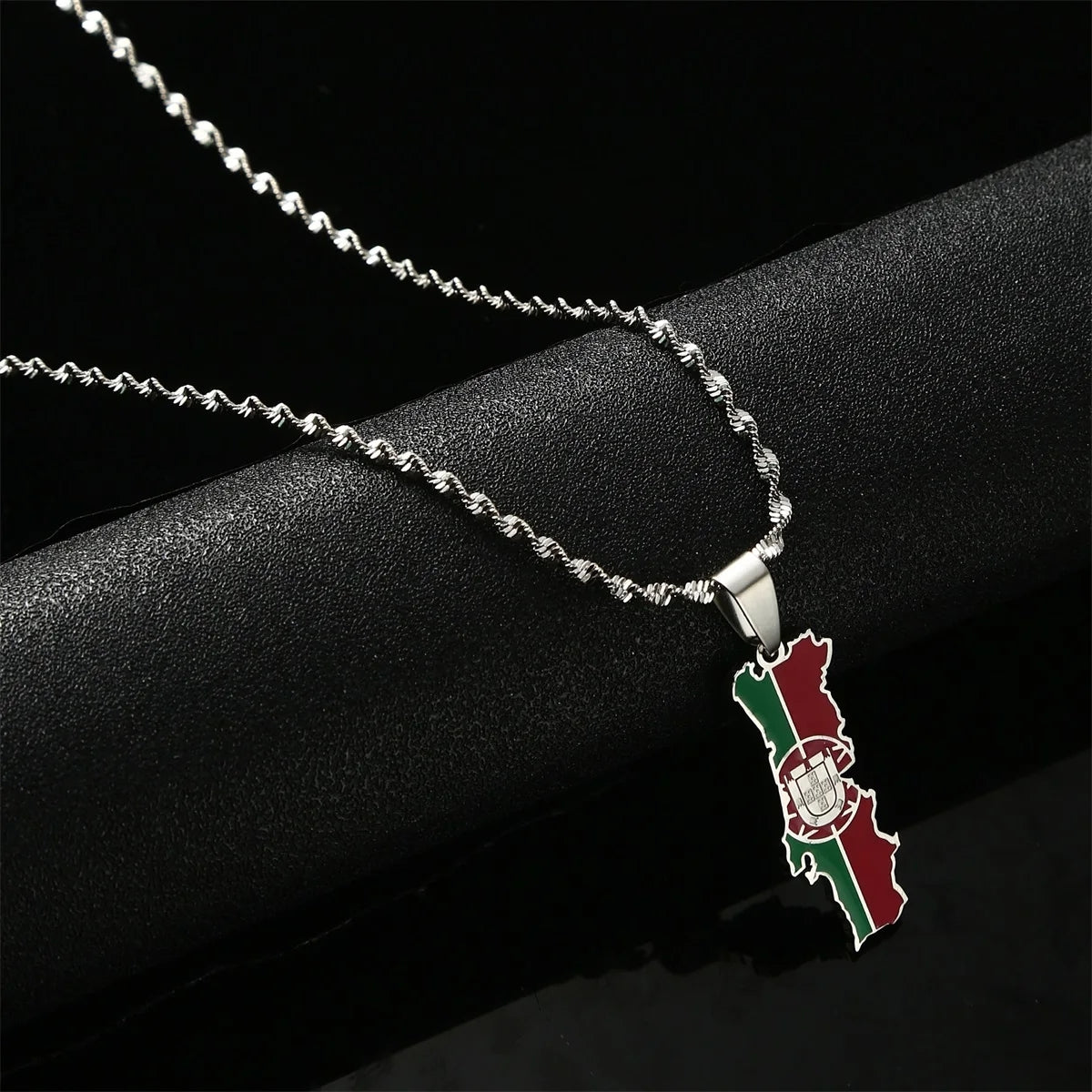 LEBANON COAT OF ARMS NECKLACE