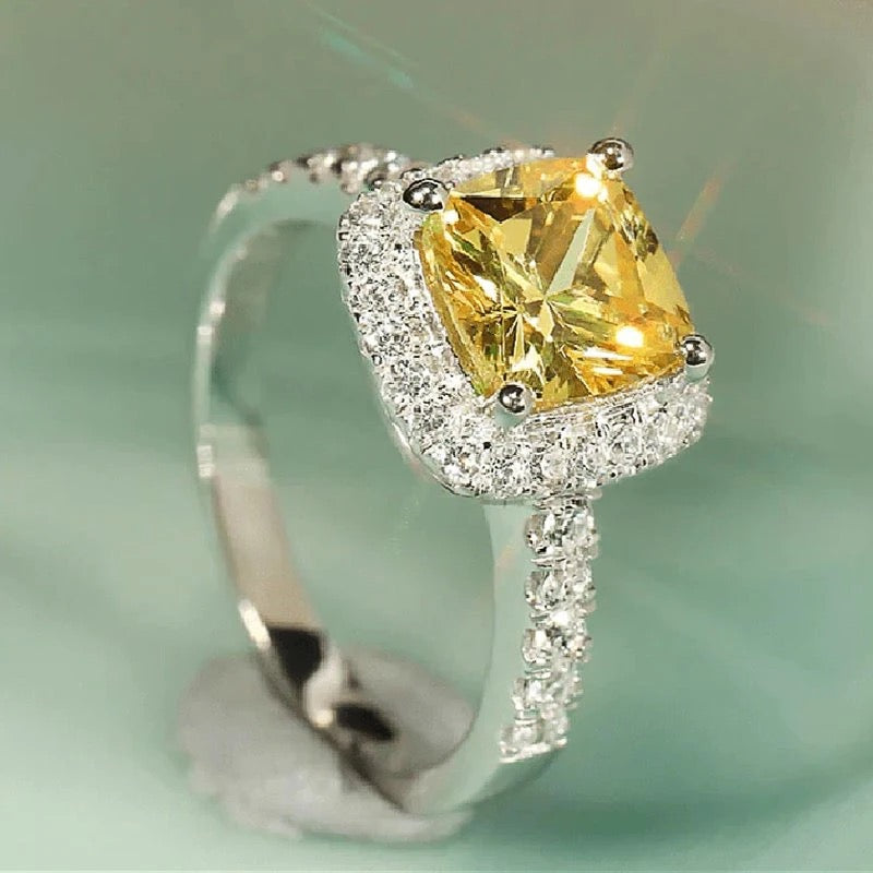 ETERNAL COCKTAIL RING